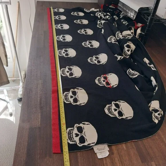 Mortar & Bone Skull Throw Blanket Black White Red Metallic 64" x 52" Reversible - Picture 9 of 12
